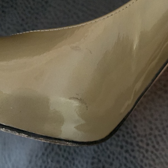 Stuart Weitzman champagne patent leather heels size 8 - Picture 12 of 13